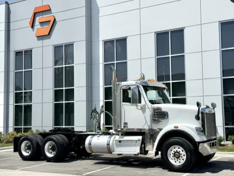 Photos of 2020 FREIGHTLINER SD122 for sale in New Lenox, IL at Forge Truck Centers - Illinois