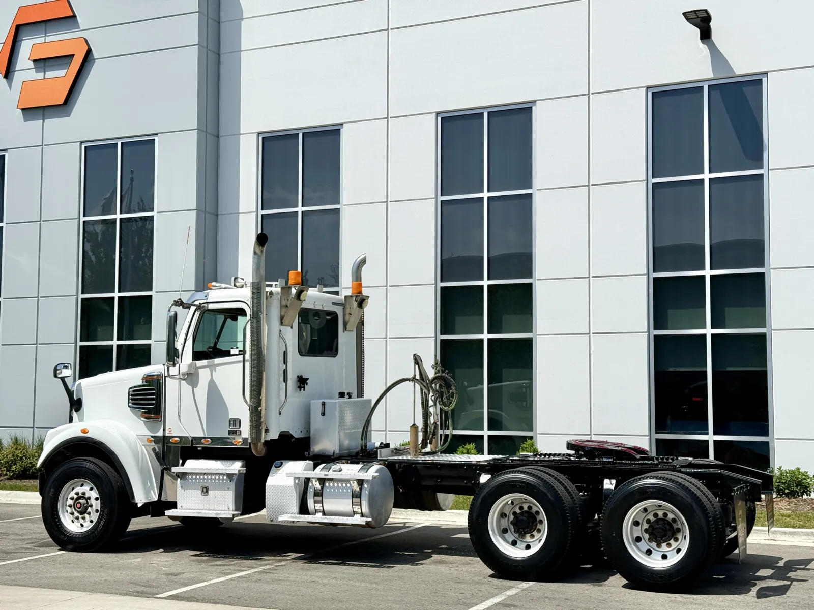 2020 Freightliner 122SD in New Lenox, IL — photo 6
