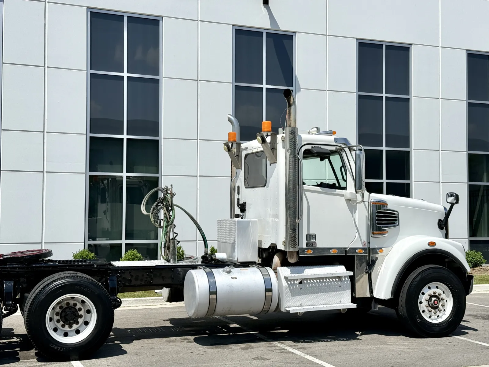 2020 Freightliner 122SD in New Lenox, IL — photo 7