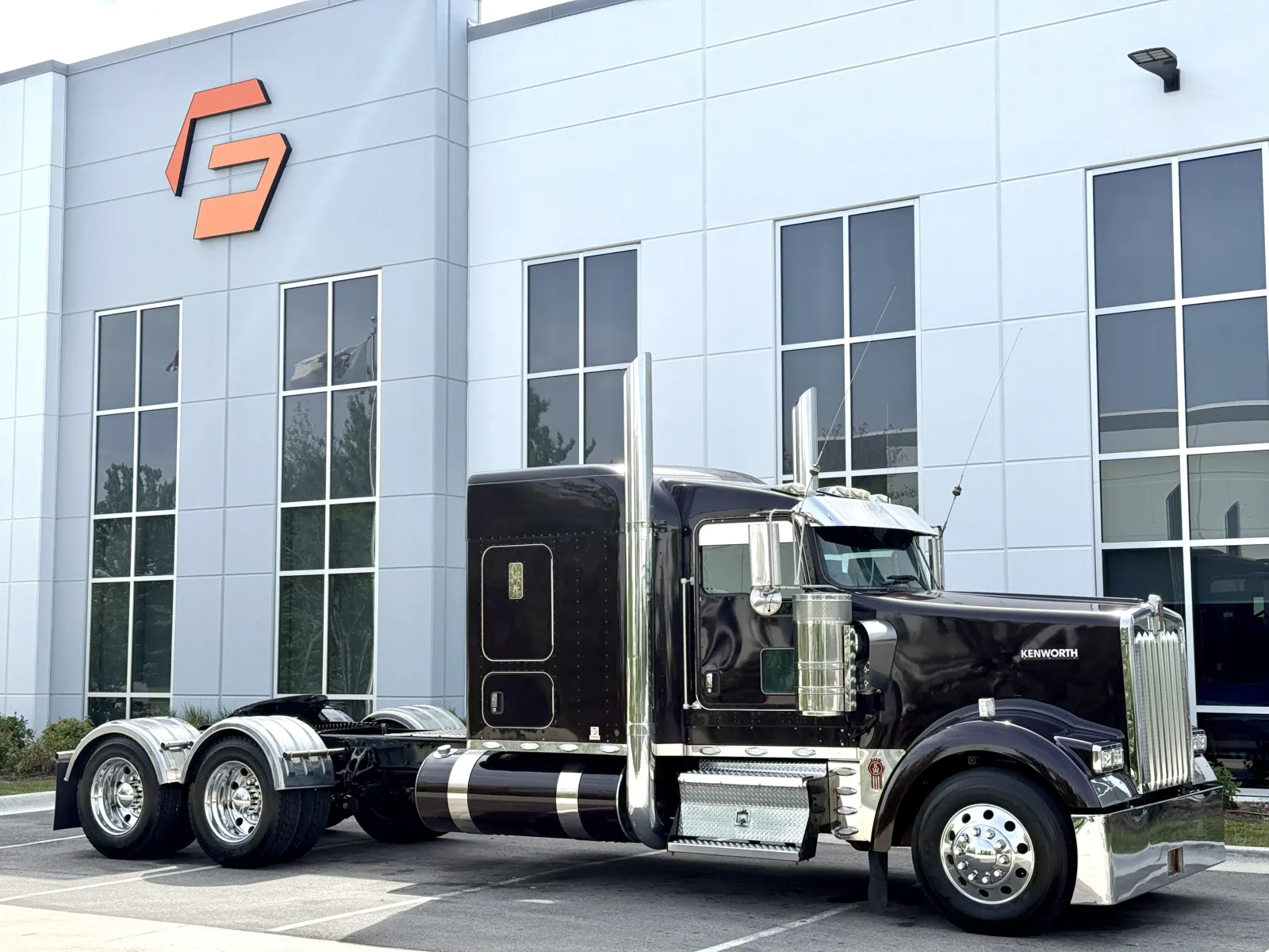 2018 Kenworth W900 in New Lenox, IL — photo 2