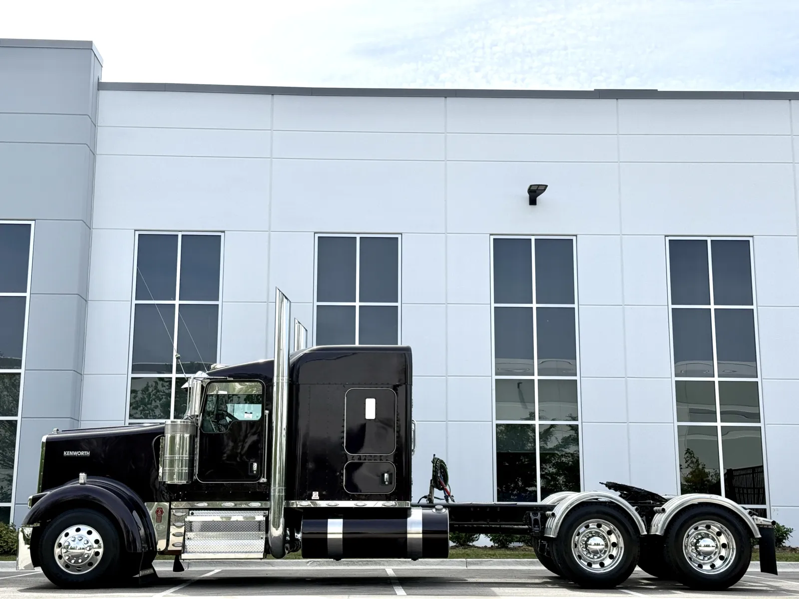2018 Kenworth W900 in New Lenox, IL — photo 4