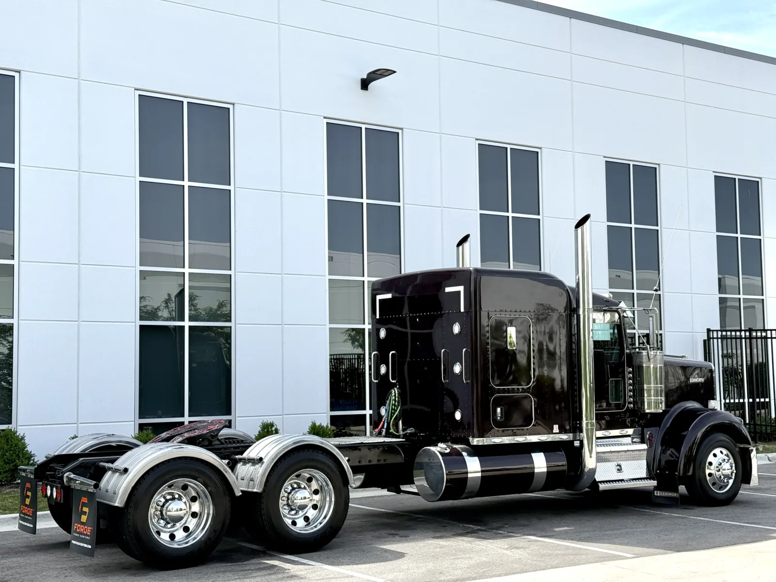 2018 Kenworth W900 in New Lenox, IL — photo 5
