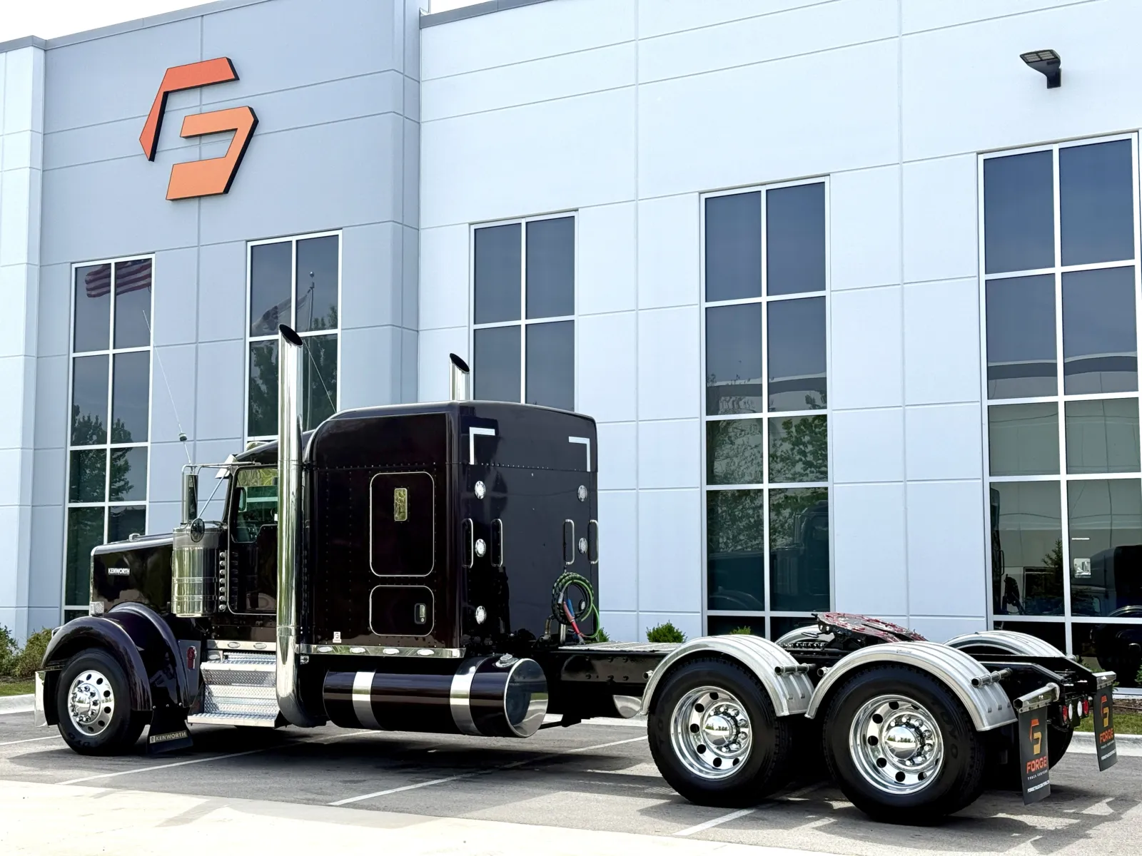2018 Kenworth W900 in New Lenox, IL — photo 6