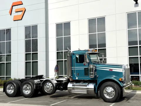 Photos of 2006 PETERBILT 378 for sale in New Lenox, IL at Forge Truck Centers - Illinois