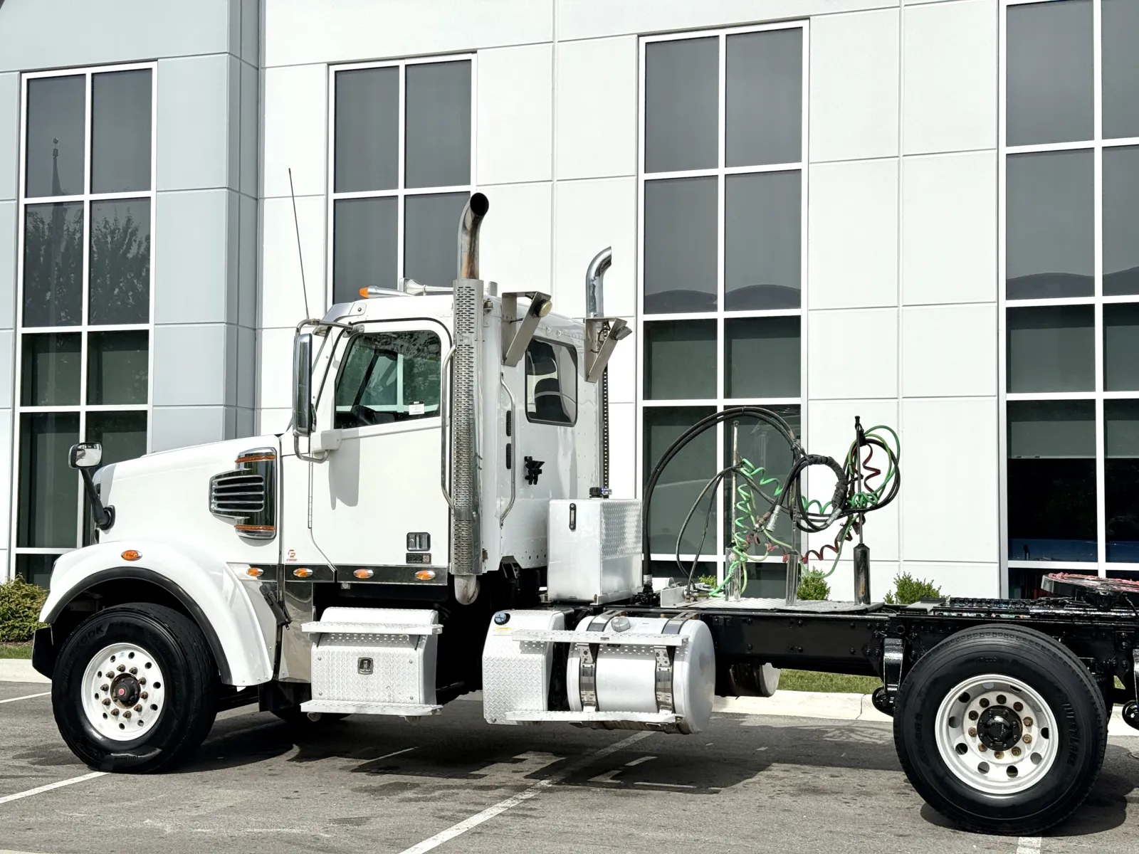 2020 Freightliner 122SD in New Lenox, IL — photo 8