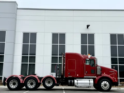 Another view of 2012 KENWORTH T800 for sale in New Lenox, IL at Forge Truck Centers - Illinois