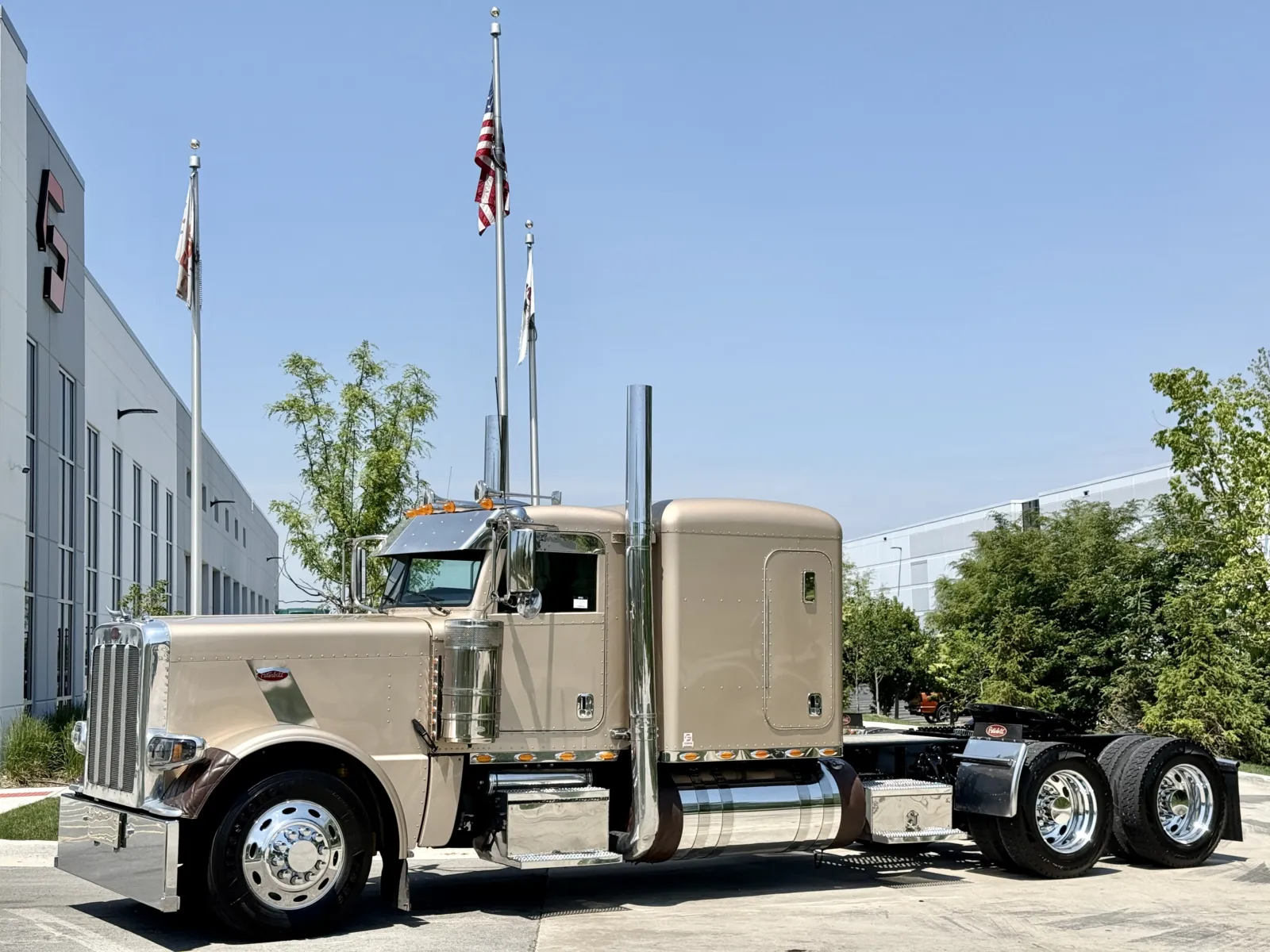 2017 PETERBILT 389 for sale in New Lenox, IL