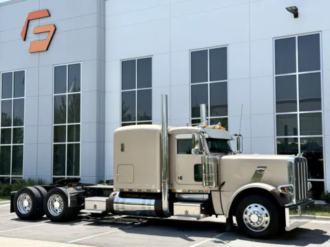 Photos of 2017 PETERBILT 389 for sale in New Lenox, IL at Forge Truck Centers - Illinois