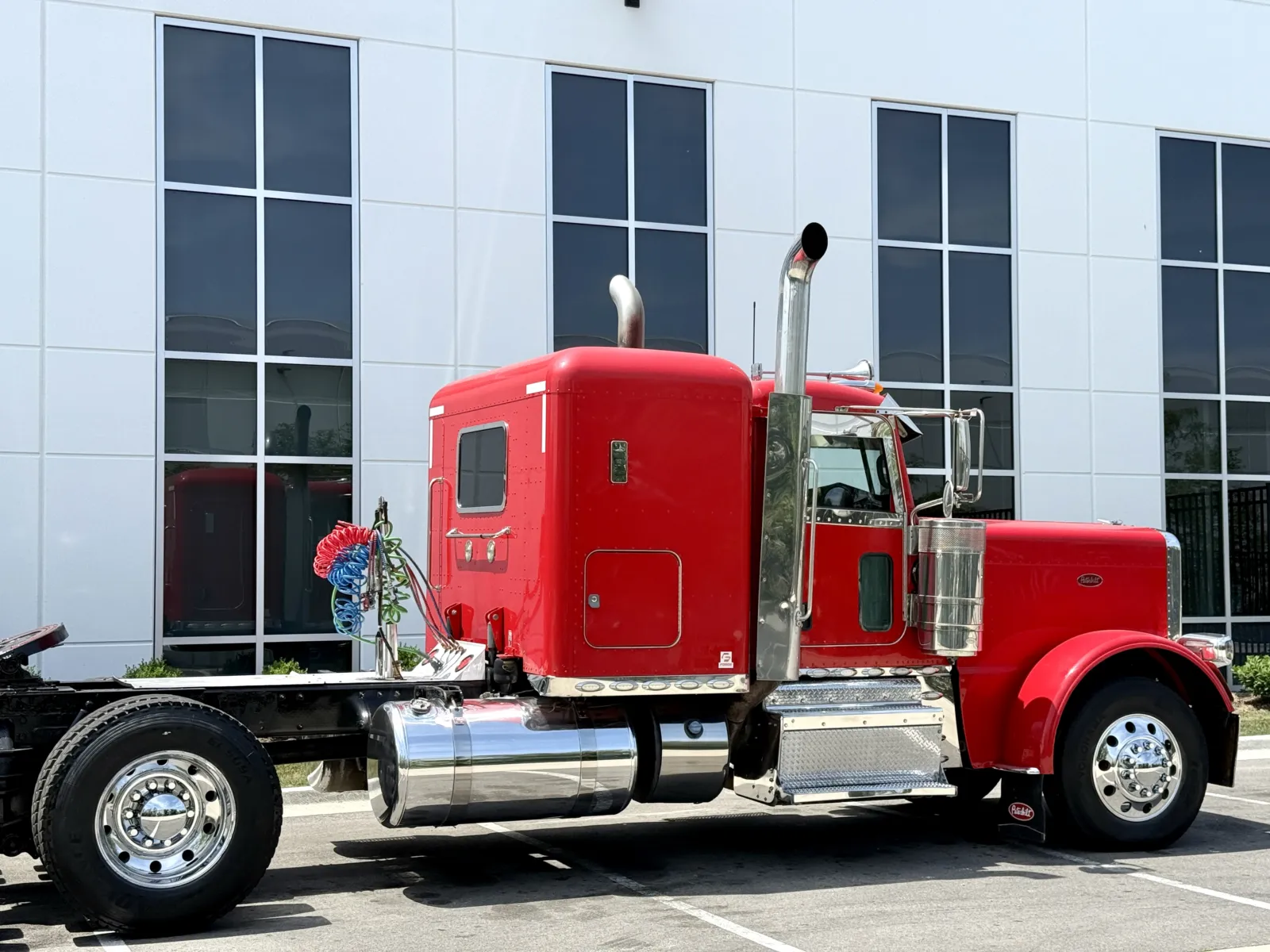 2015 Peterbilt 389 in New Lenox, IL — photo 7