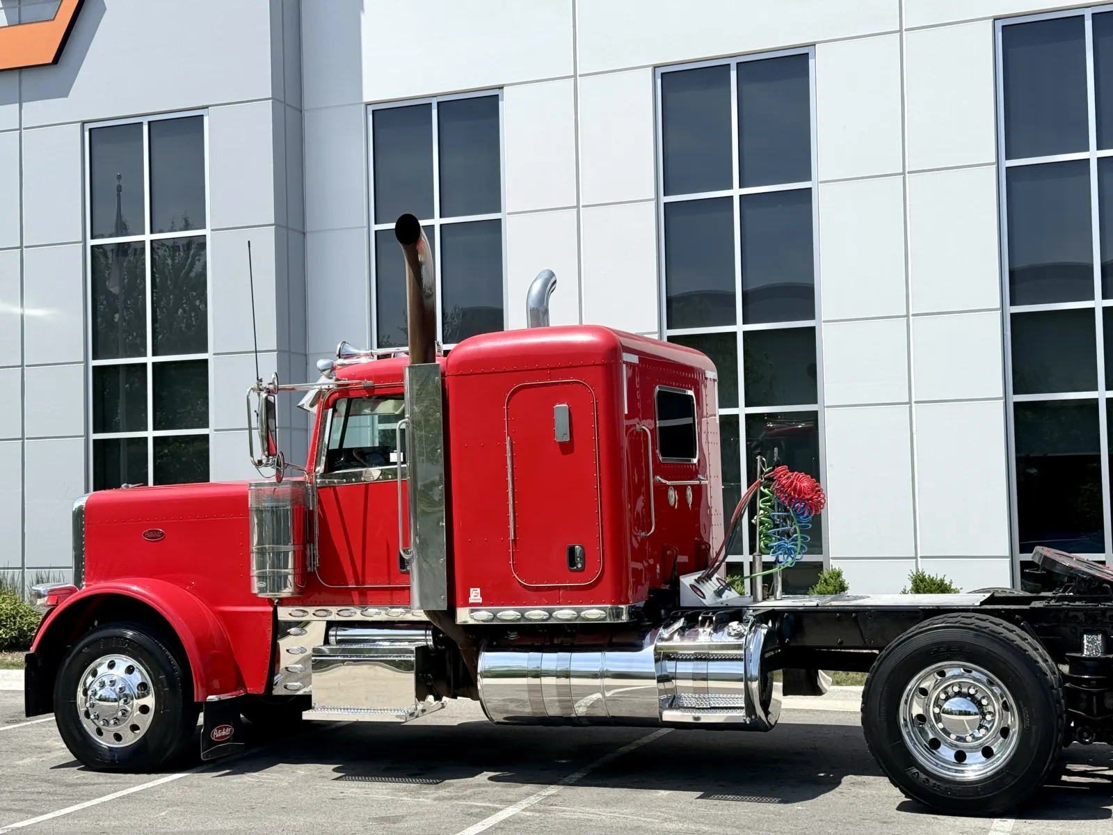 2015 Peterbilt 389 in New Lenox, IL — photo 8