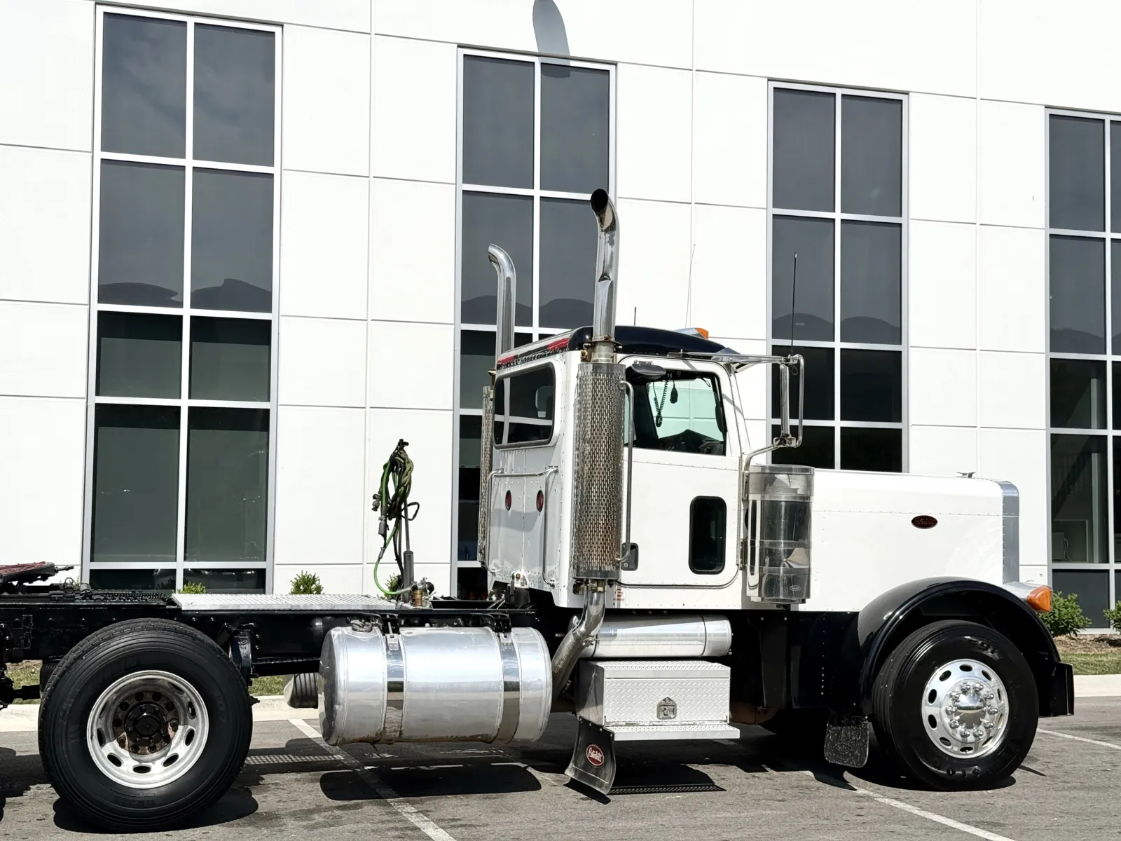 2006 Peterbilt 379 in New Lenox, IL — photo 7