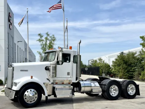 2000 KENWORTH W900 for sale in New Lenox, IL