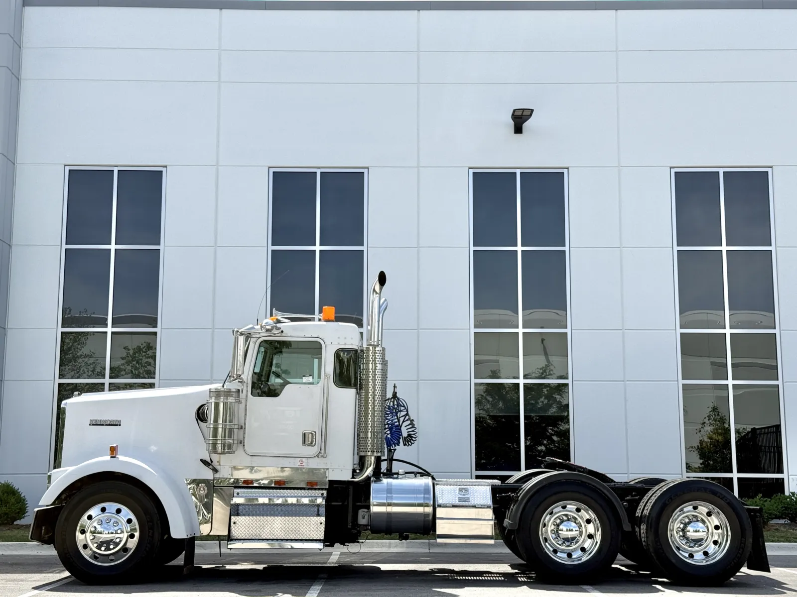 2000 Kenworth W900 in New Lenox, IL — photo 4