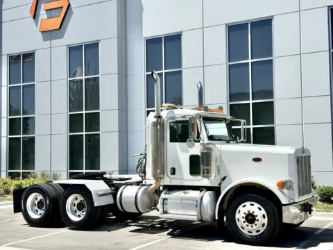 Photos of 2006 PETERBILT 379 for sale in New Lenox, IL at Forge Truck Centers - Illinois