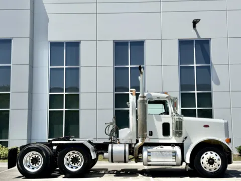 Another view of 2006 PETERBILT 379 for sale in New Lenox, IL at Forge Truck Centers - Illinois