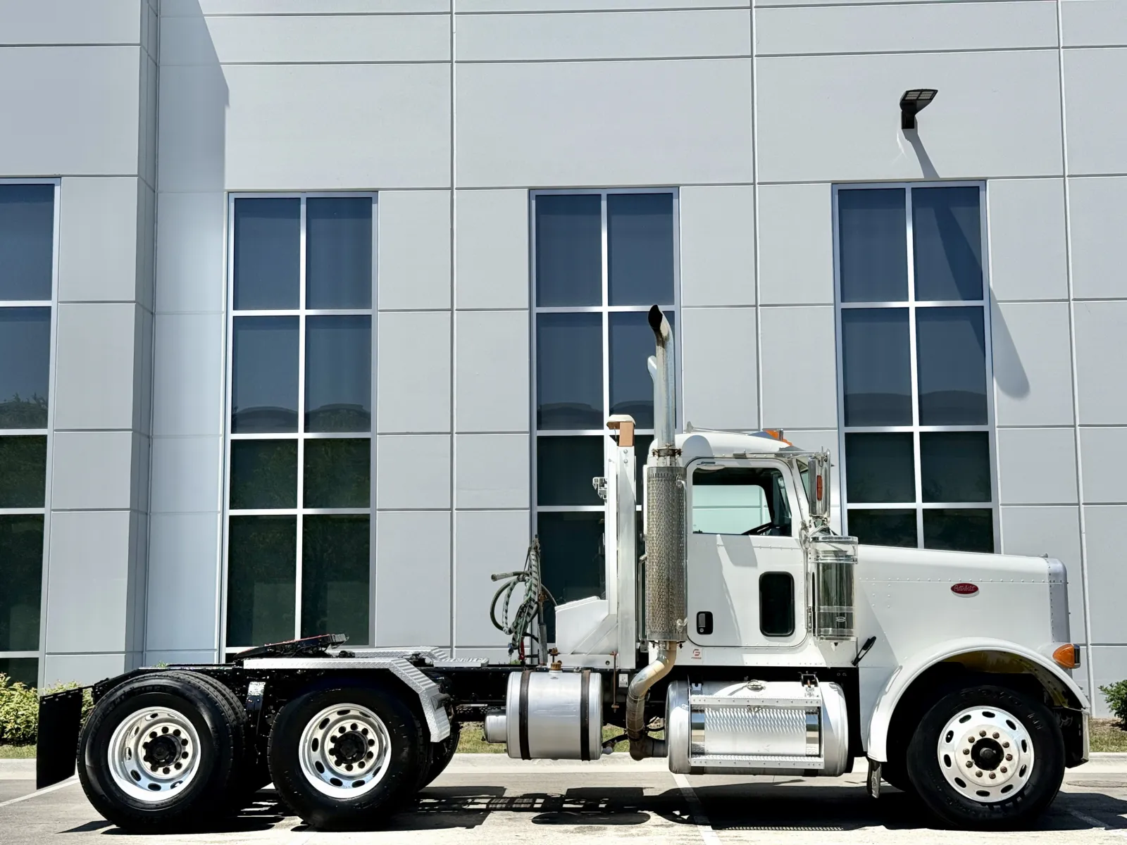 2006 Peterbilt 379 in New Lenox, IL — photo 3