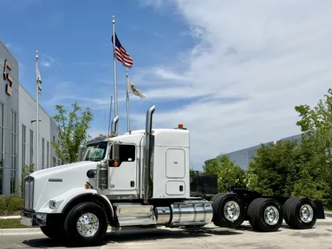 2016 KENWORTH T800 for sale in New Lenox, IL