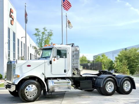 2005 PETERBILT 379 for sale in New Lenox, IL