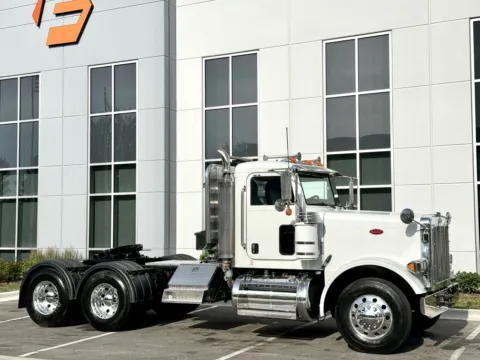 Photos of 2005 PETERBILT 379 for sale in New Lenox, IL at Forge Truck Centers - Illinois