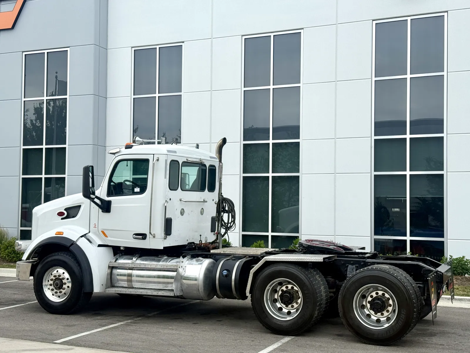 2017 Peterbilt 567 in New Lenox, IL — photo 6
