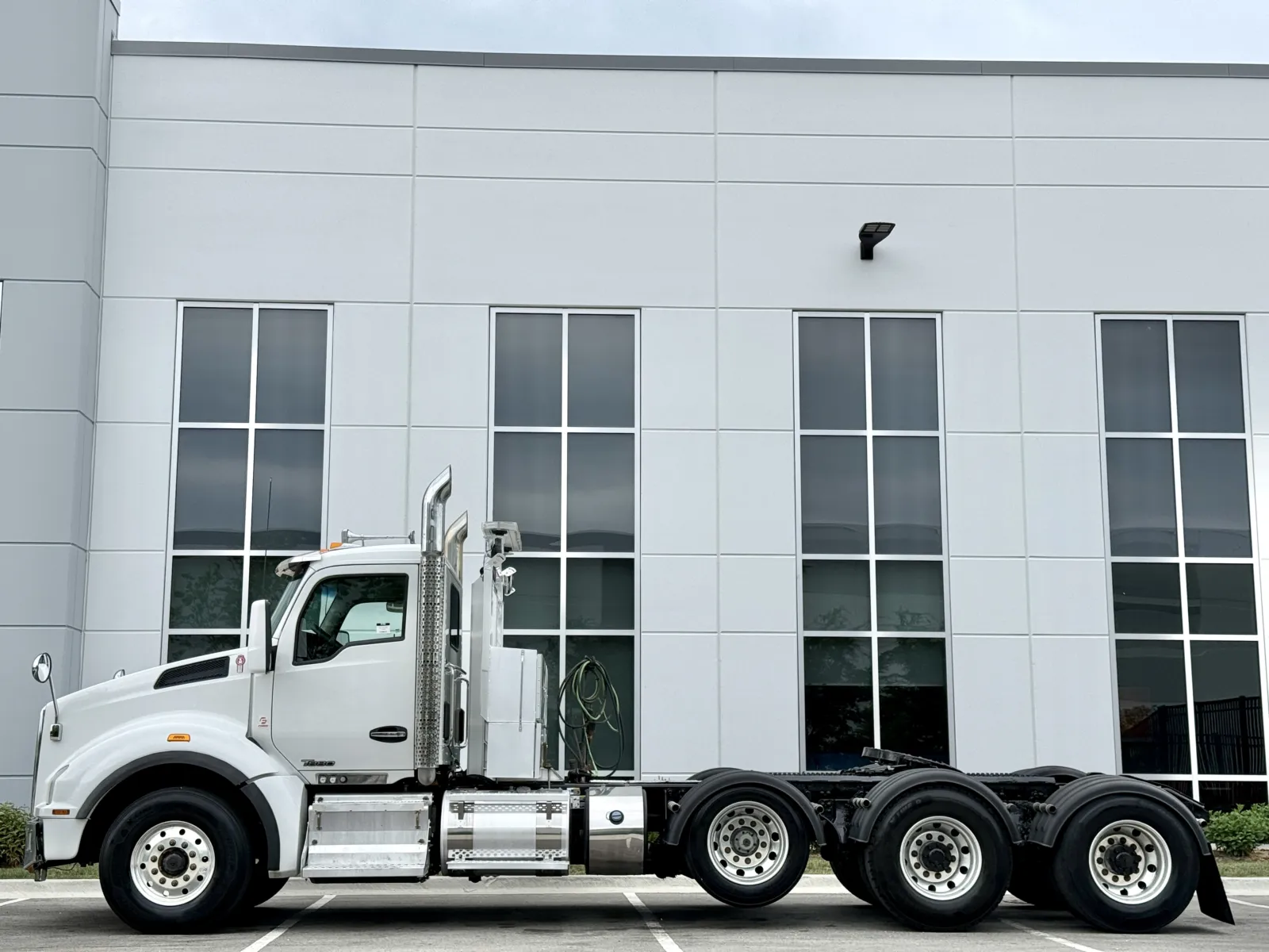 2016 Kenworth T880 in New Lenox, IL — photo 4