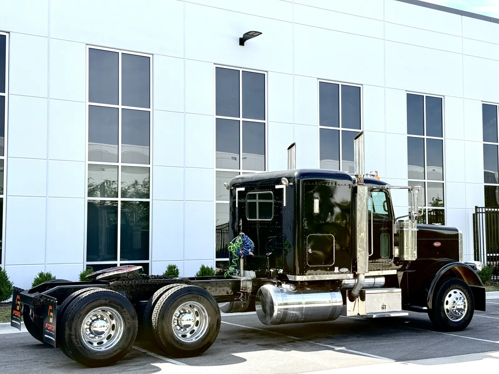 2008 Peterbilt 388 in New Lenox, IL — photo 5