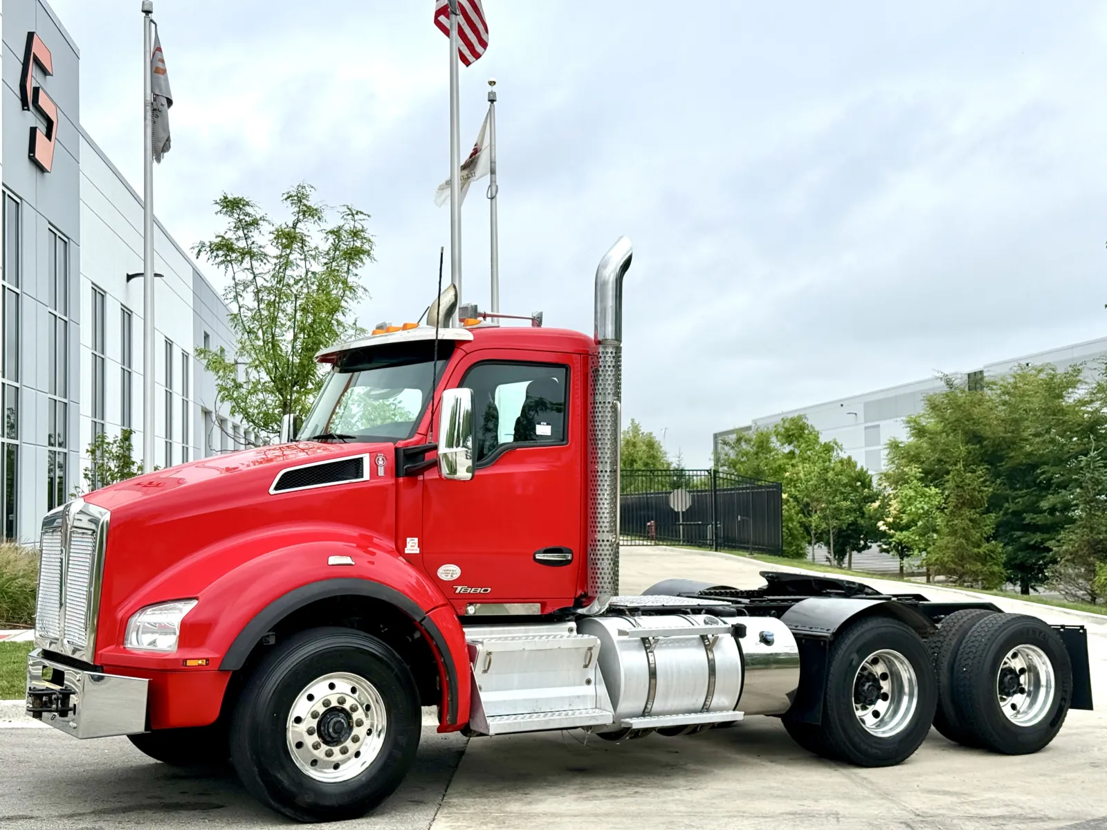2022 KENWORTH T880 for sale in New Lenox, IL
