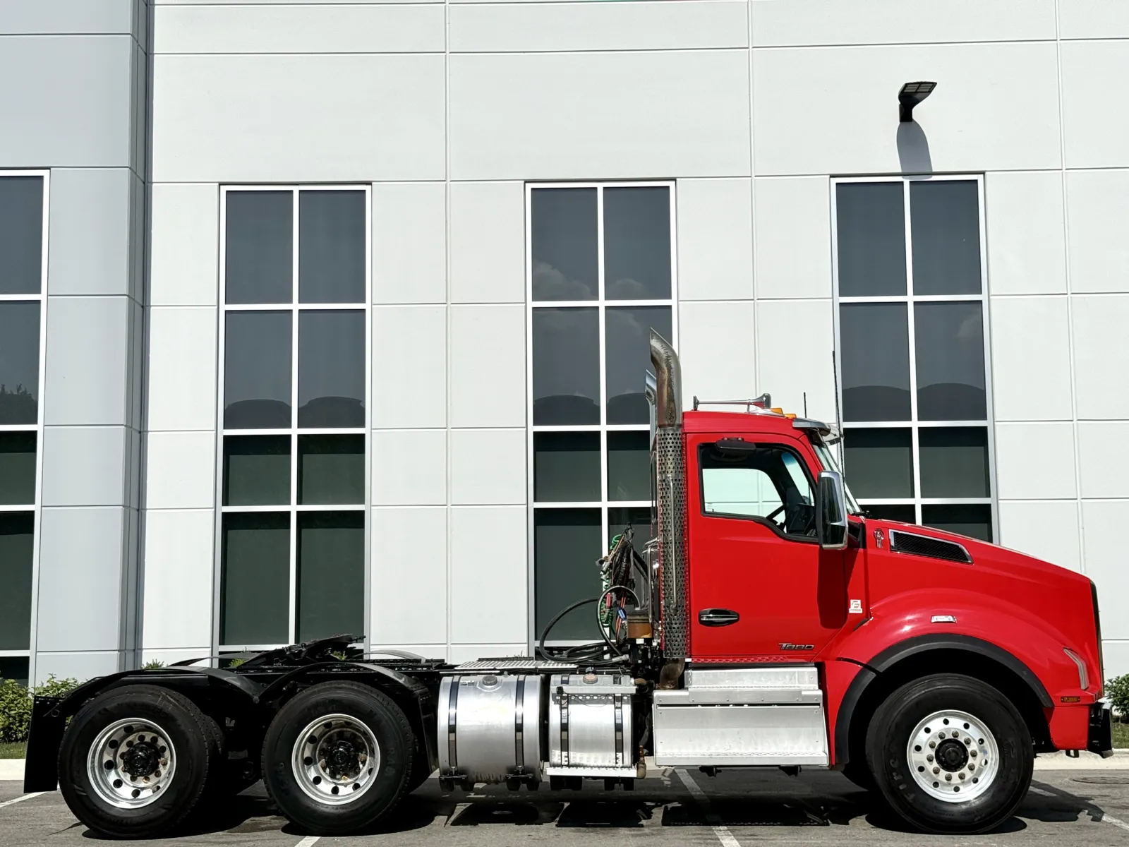2022 Kenworth T880 in New Lenox, IL — photo 3