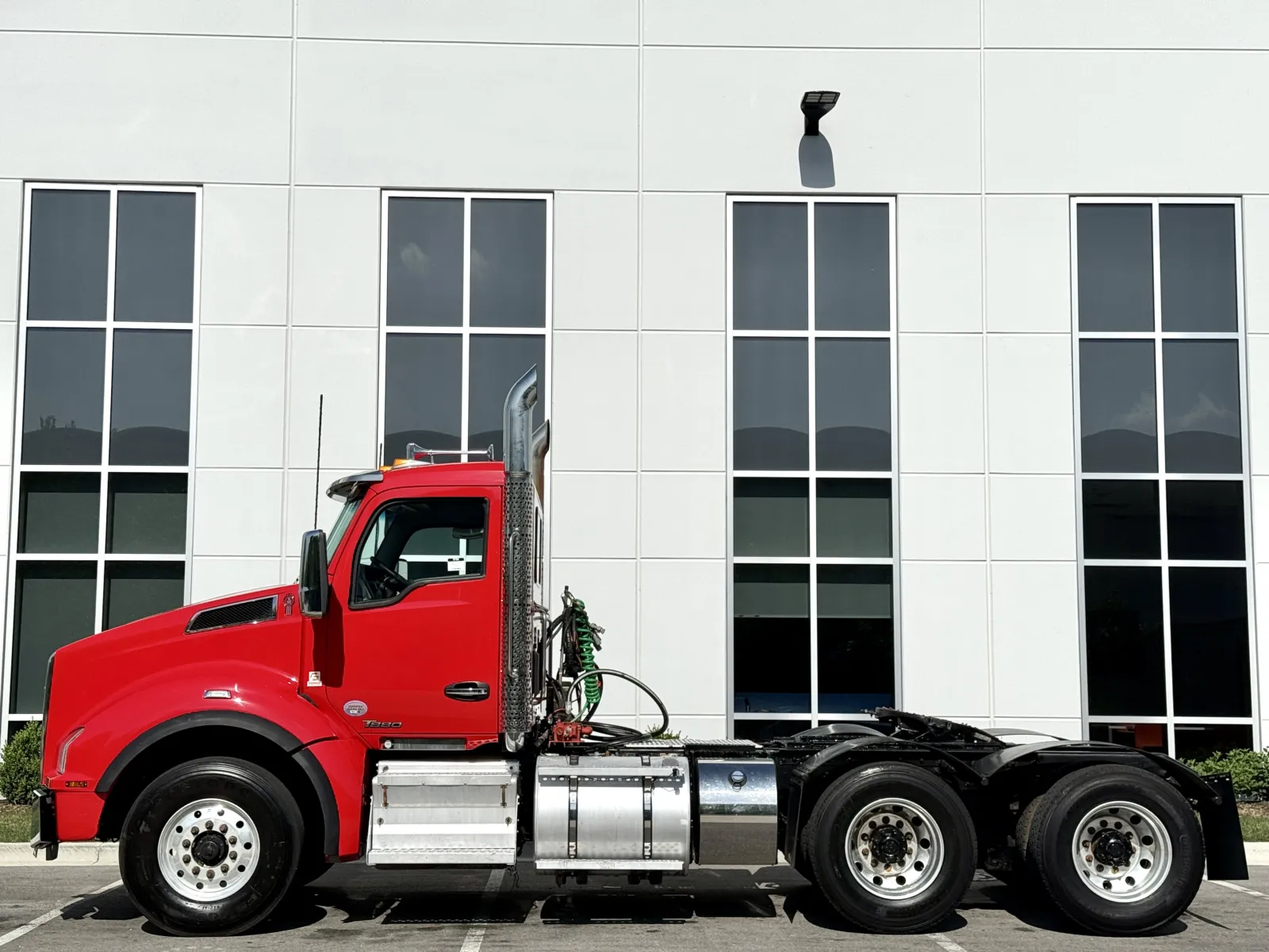 2022 Kenworth T880 in New Lenox, IL — photo 4