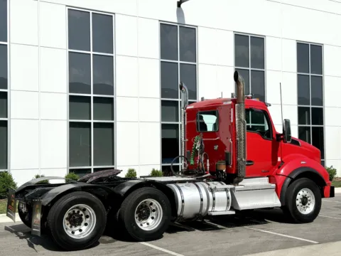More photos of 2022 KENWORTH T880 at Forge Truck Centers - Illinois, IL