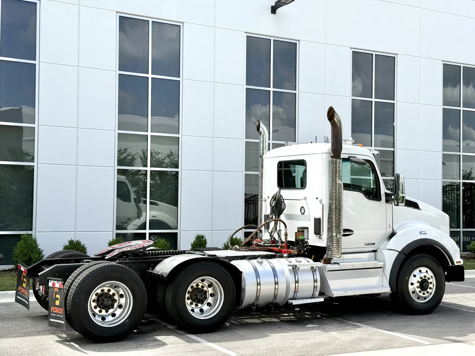 2022 Kenworth T880 in New Lenox, IL — photo 5