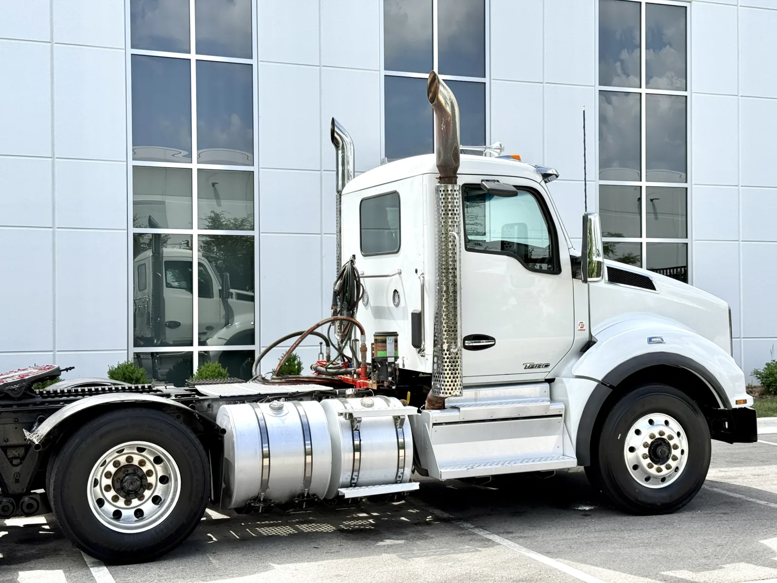 2022 Kenworth T880 in New Lenox, IL — photo 7