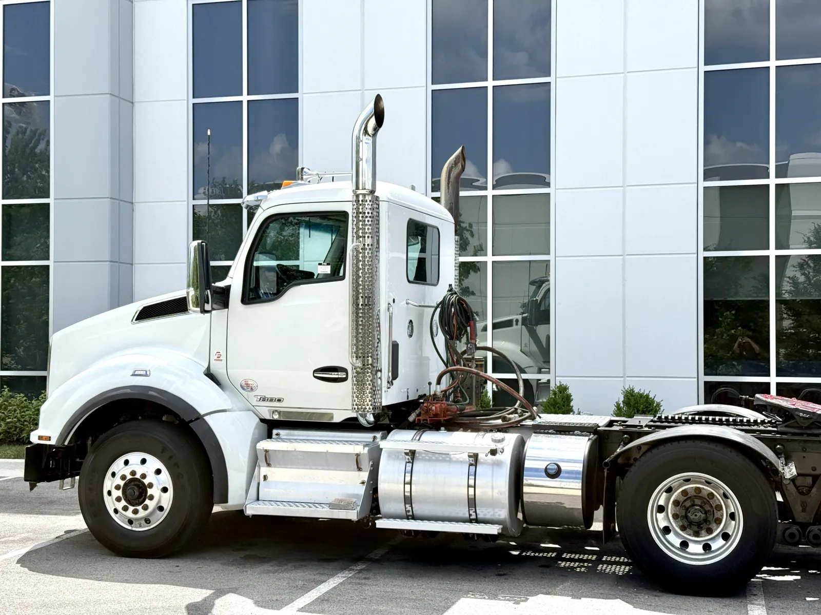 2022 Kenworth T880 in New Lenox, IL — photo 8