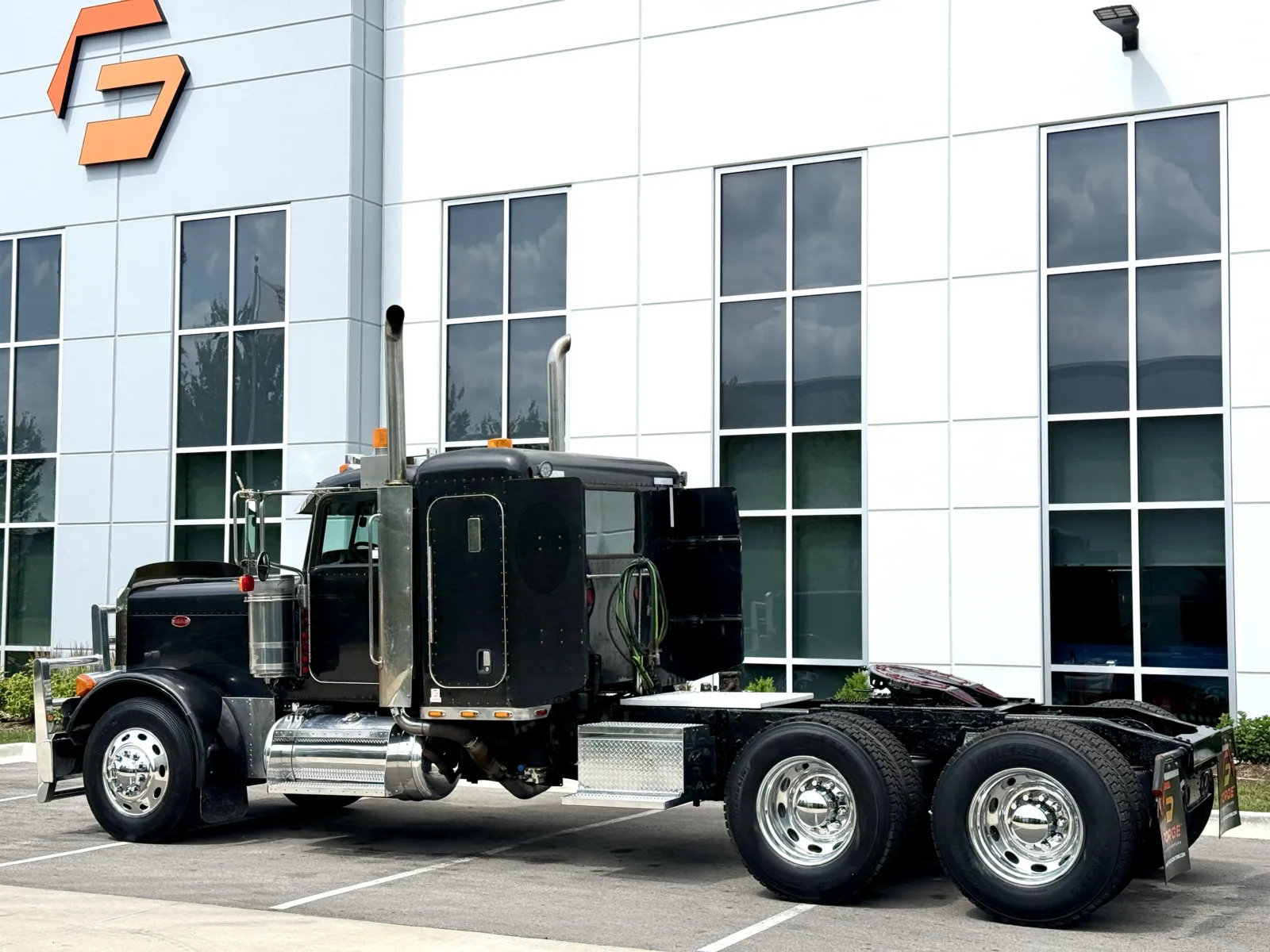 2006 Peterbilt 379 in New Lenox, IL — photo 6