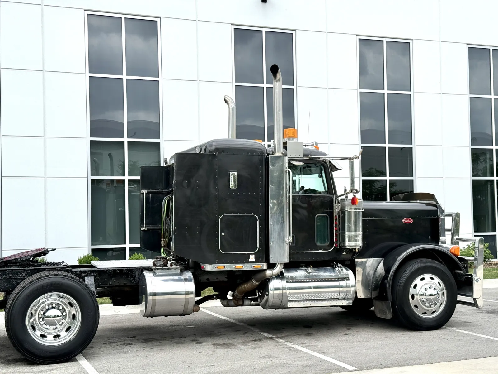 2006 Peterbilt 379 in New Lenox, IL — photo 7