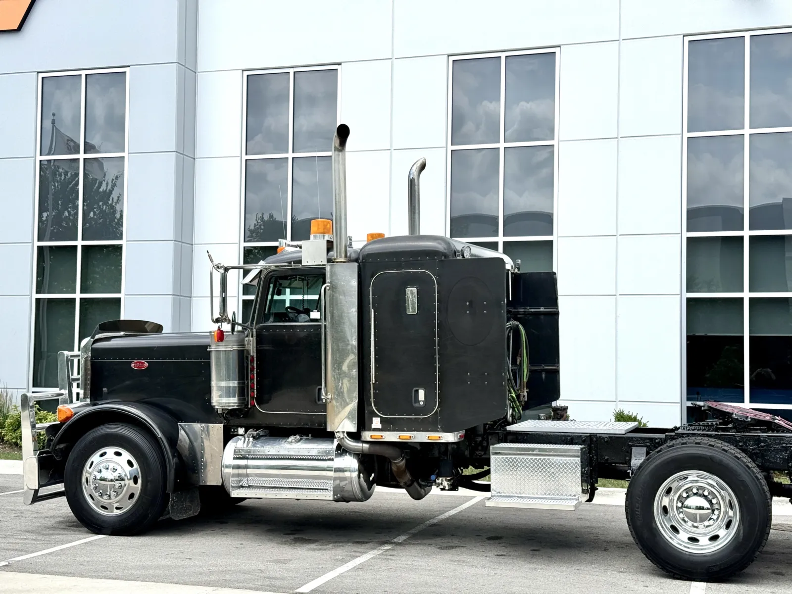 2006 Peterbilt 379 in New Lenox, IL — photo 8