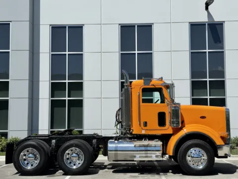 Another view of 2006 PETERBILT 357 for sale in New Lenox, IL at Forge Truck Centers - Illinois