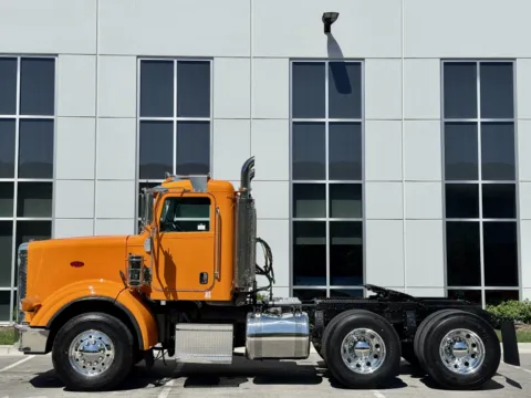 More photos of 2006 PETERBILT 357 at Forge Truck Centers - Illinois, IL