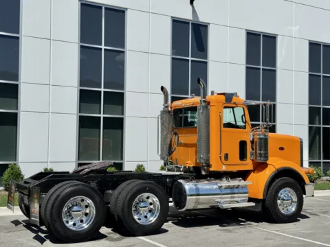 More photos of 2006 PETERBILT 357 at Forge Truck Centers - Illinois, IL