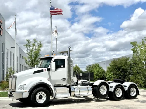 2020 KENWORTH T880 for sale in New Lenox, IL