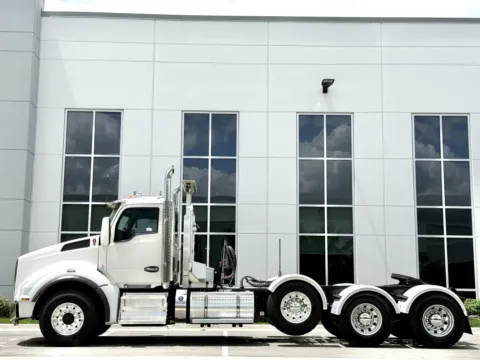 More photos of 2020 KENWORTH T880 at Forge Truck Centers - Illinois, IL