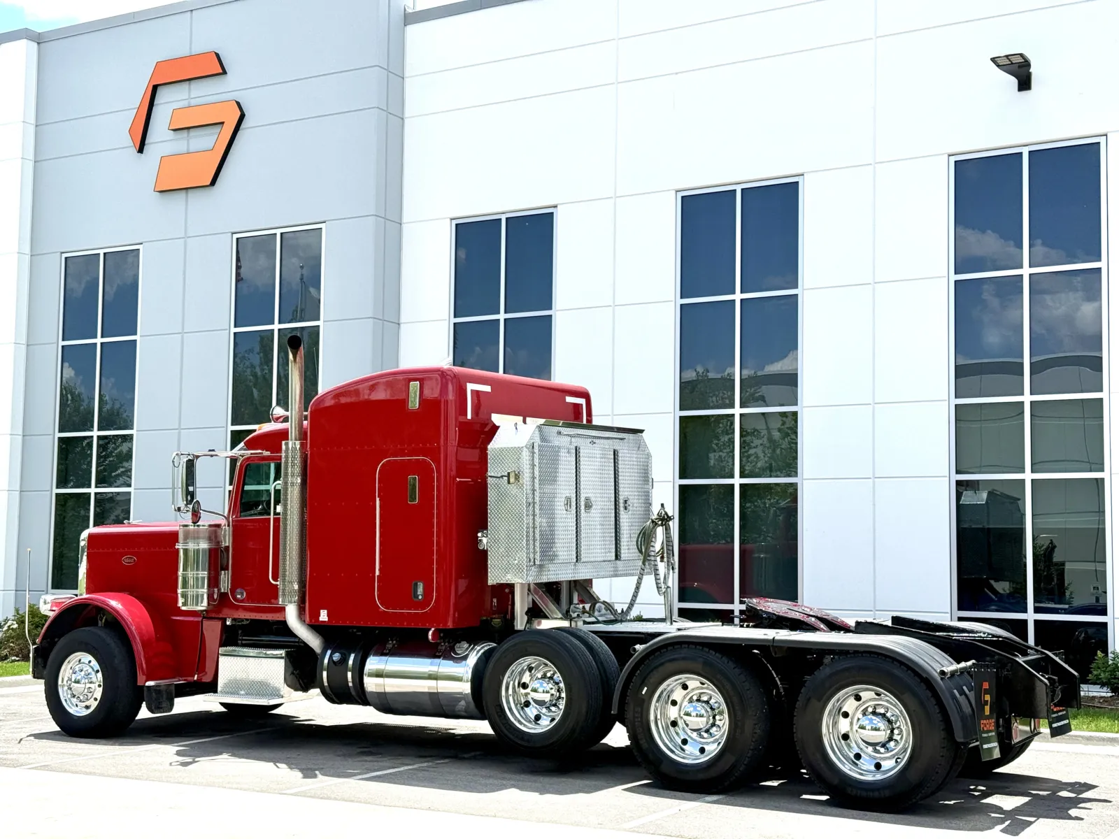 2019 Peterbilt 389 in New Lenox, IL — photo 6