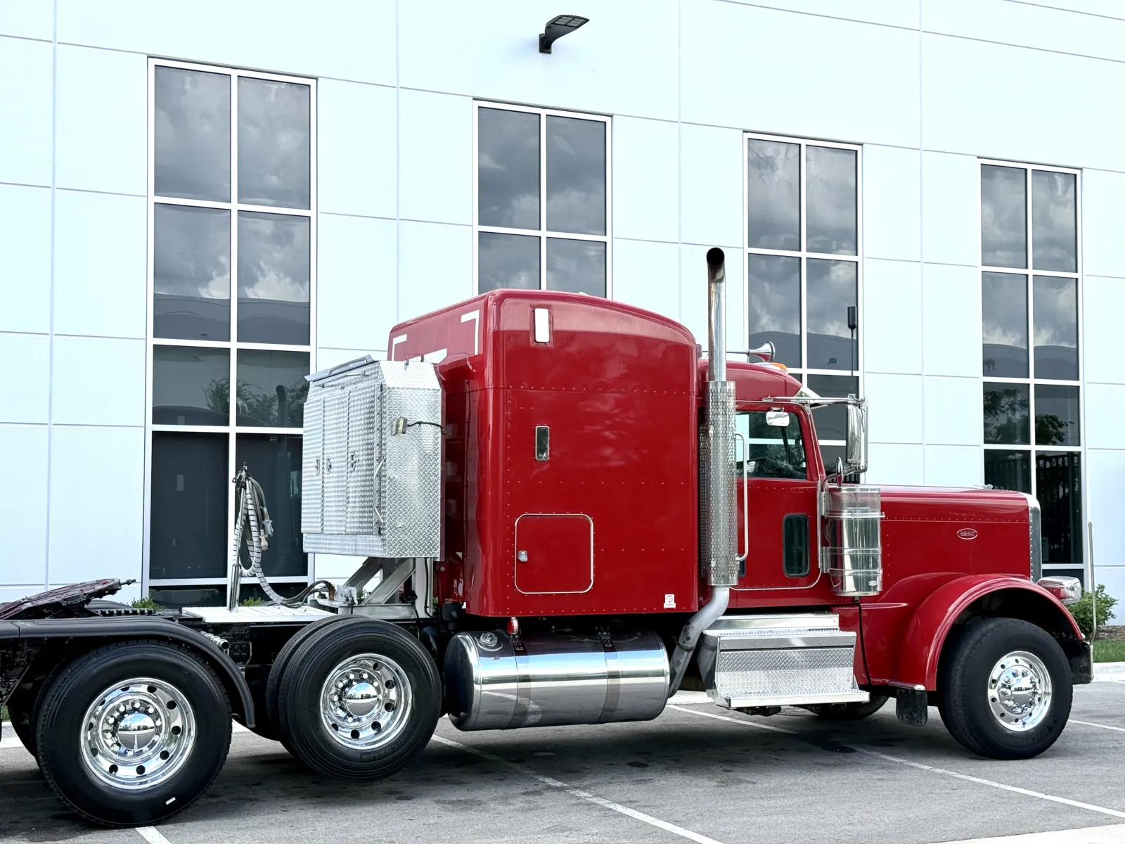 2019 Peterbilt 389 in New Lenox, IL — photo 7