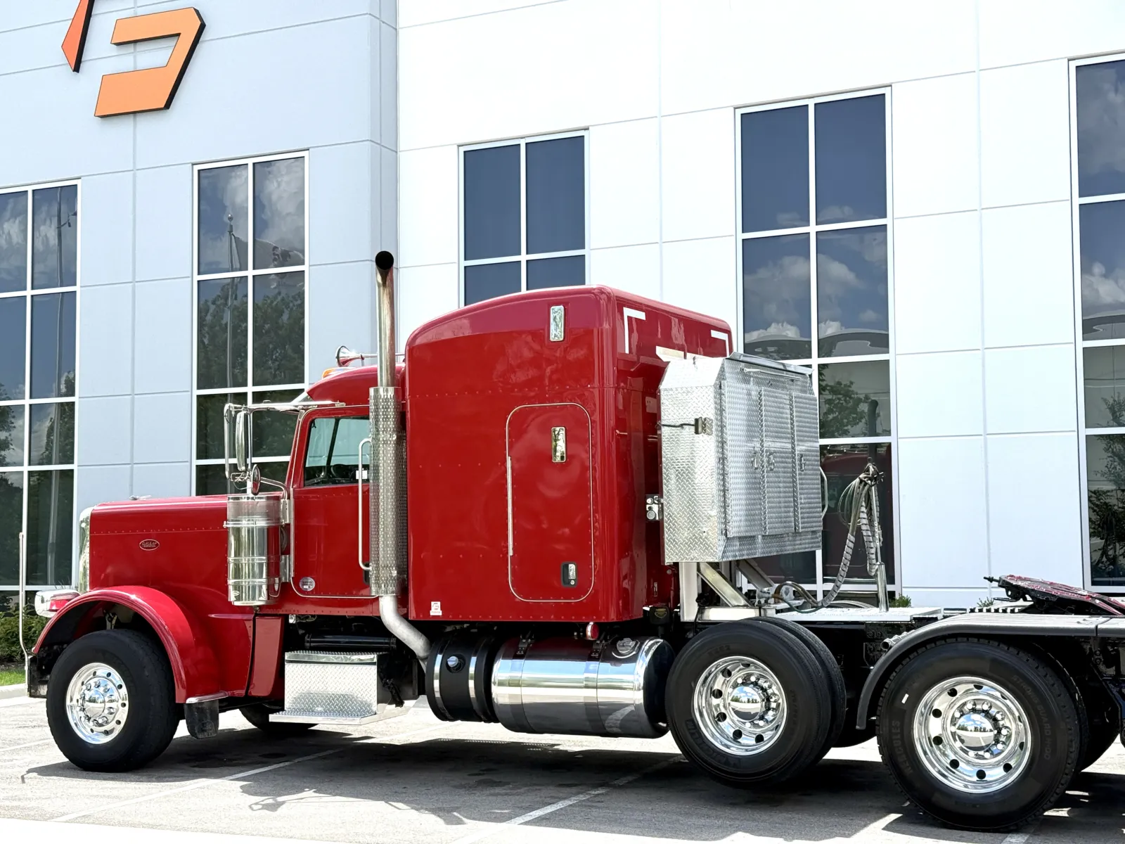 2019 Peterbilt 389 in New Lenox, IL — photo 8