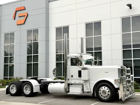 Photos of 2018 PETERBILT 389 for sale in New Lenox, IL at Forge Truck Centers - Illinois