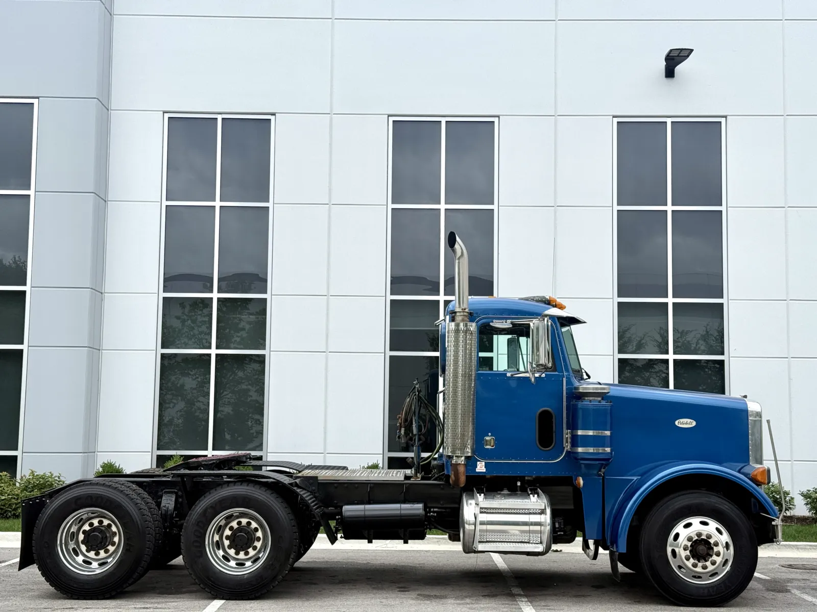 1998 Peterbilt in New Lenox, IL — photo 3