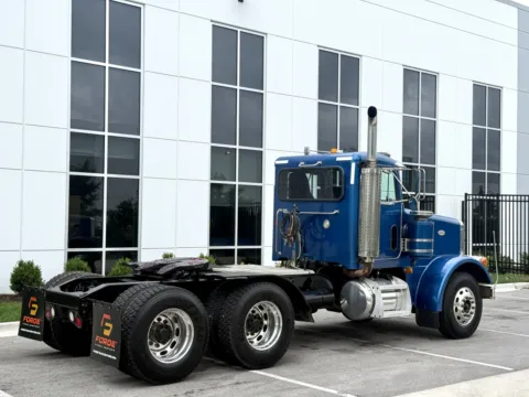 More photos of 1998 PETERBILT 378 at Forge Truck Centers - Illinois, IL