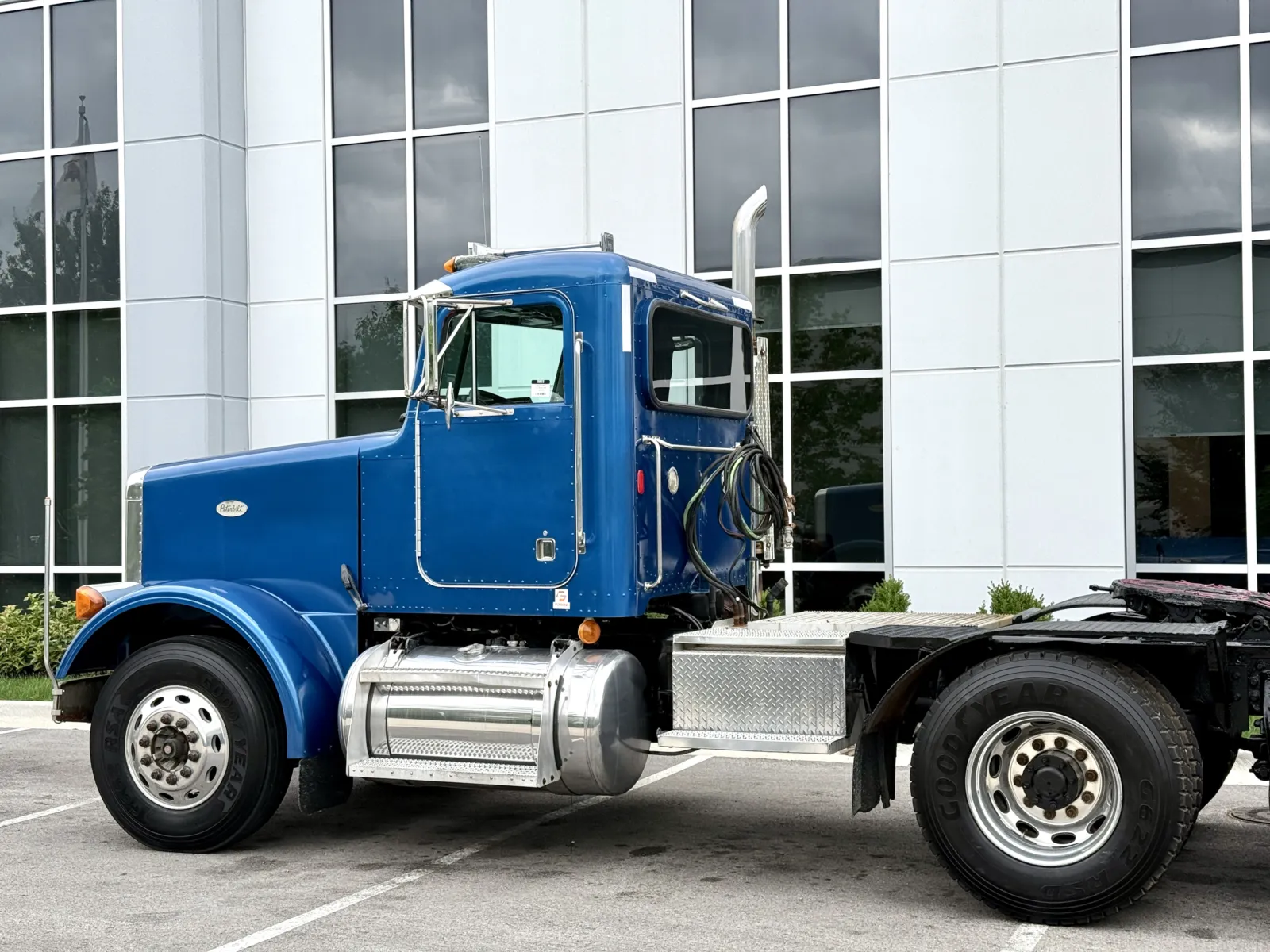 1998 Peterbilt in New Lenox, IL — photo 8