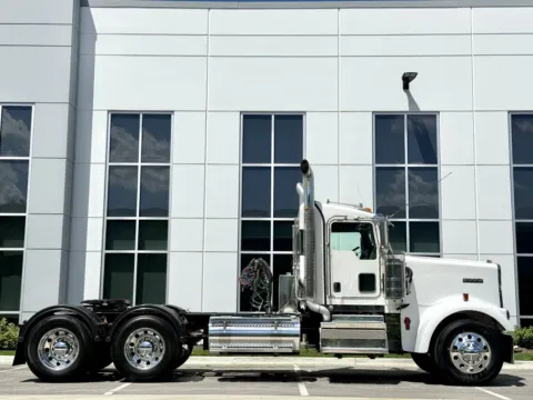Another view of 2023 KENWORTH W900 for sale in New Lenox, IL at Forge Truck Centers - Illinois