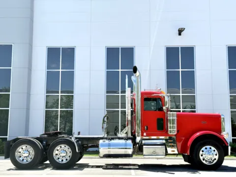 Another view of 2018 PETERBILT 389 for sale in New Lenox, IL at Forge Truck Centers - Illinois